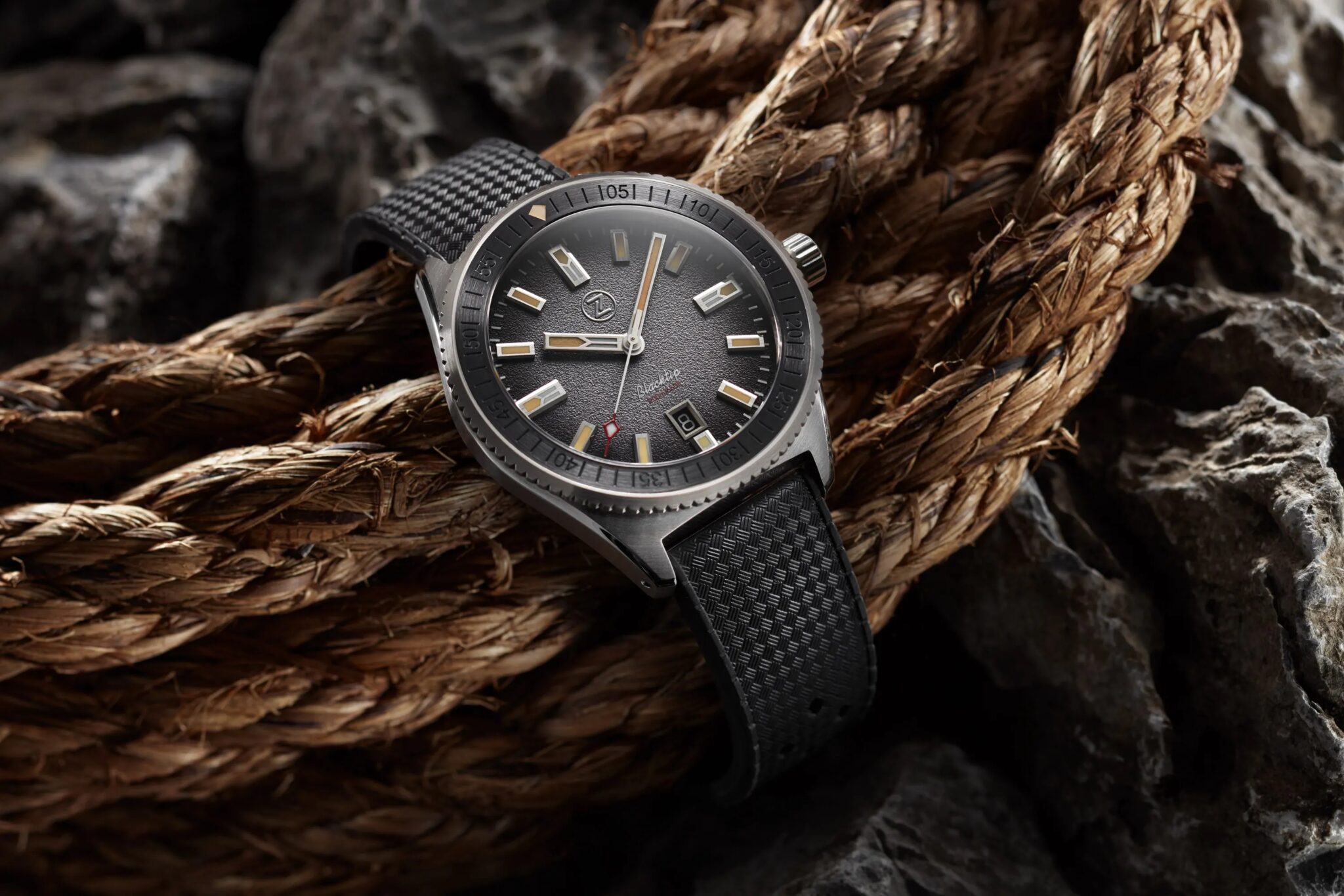 Zelos Blacktip 200M Diver Vintage Black - Corvus