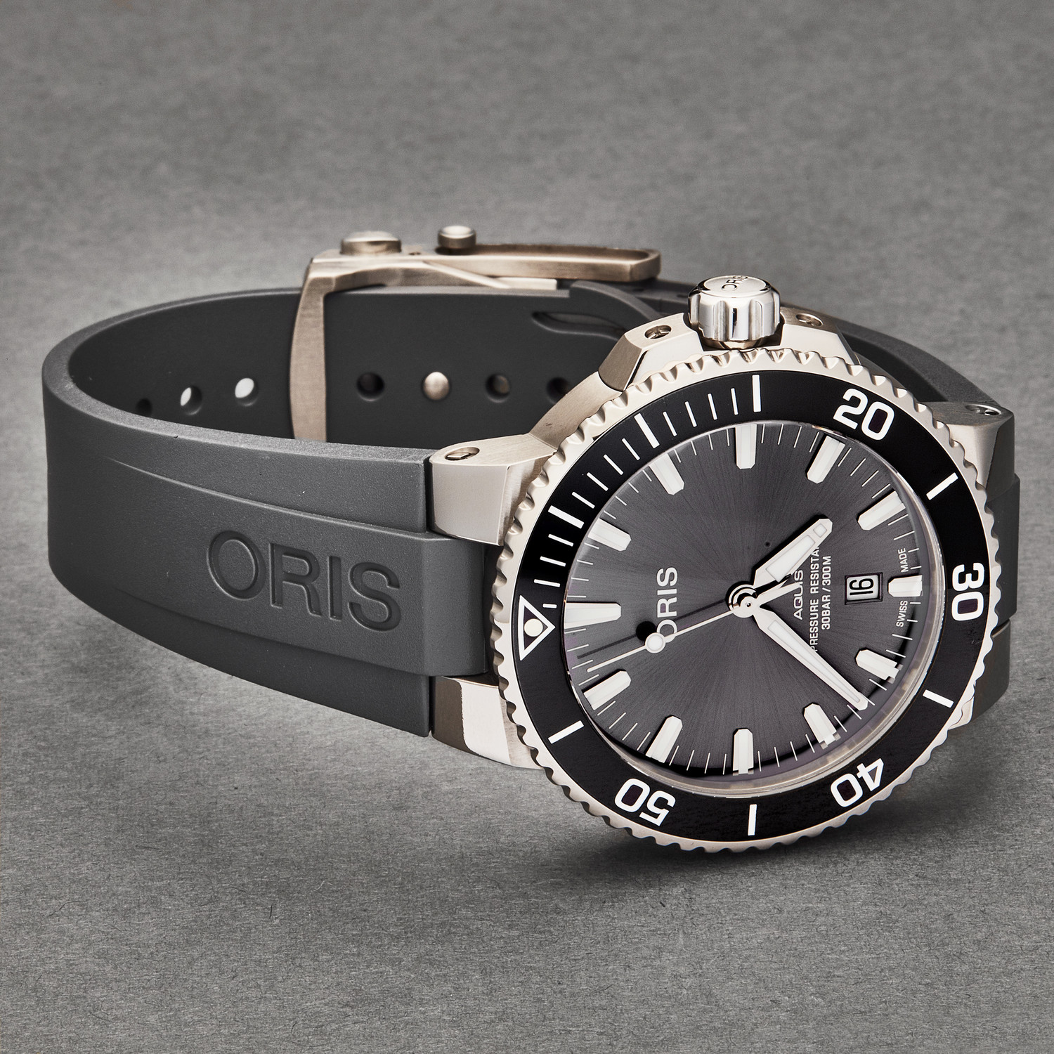 Oris Aquis Date Grey Titanium 01 733 7730 7153 07 4 24 63TEB Corvus