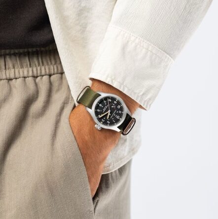 Hamilton Khaki Field Mecanico Power Reserve Preto 40mm H69509930 - Imagem 6