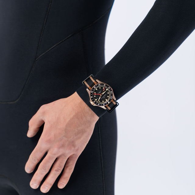 Hamilton Khaki Navy Scuba GMT Automatico Bronze H82565930 - Imagem 7