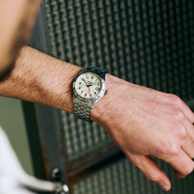 Seiko 5 Sports Field Street GMT Creme HDB002